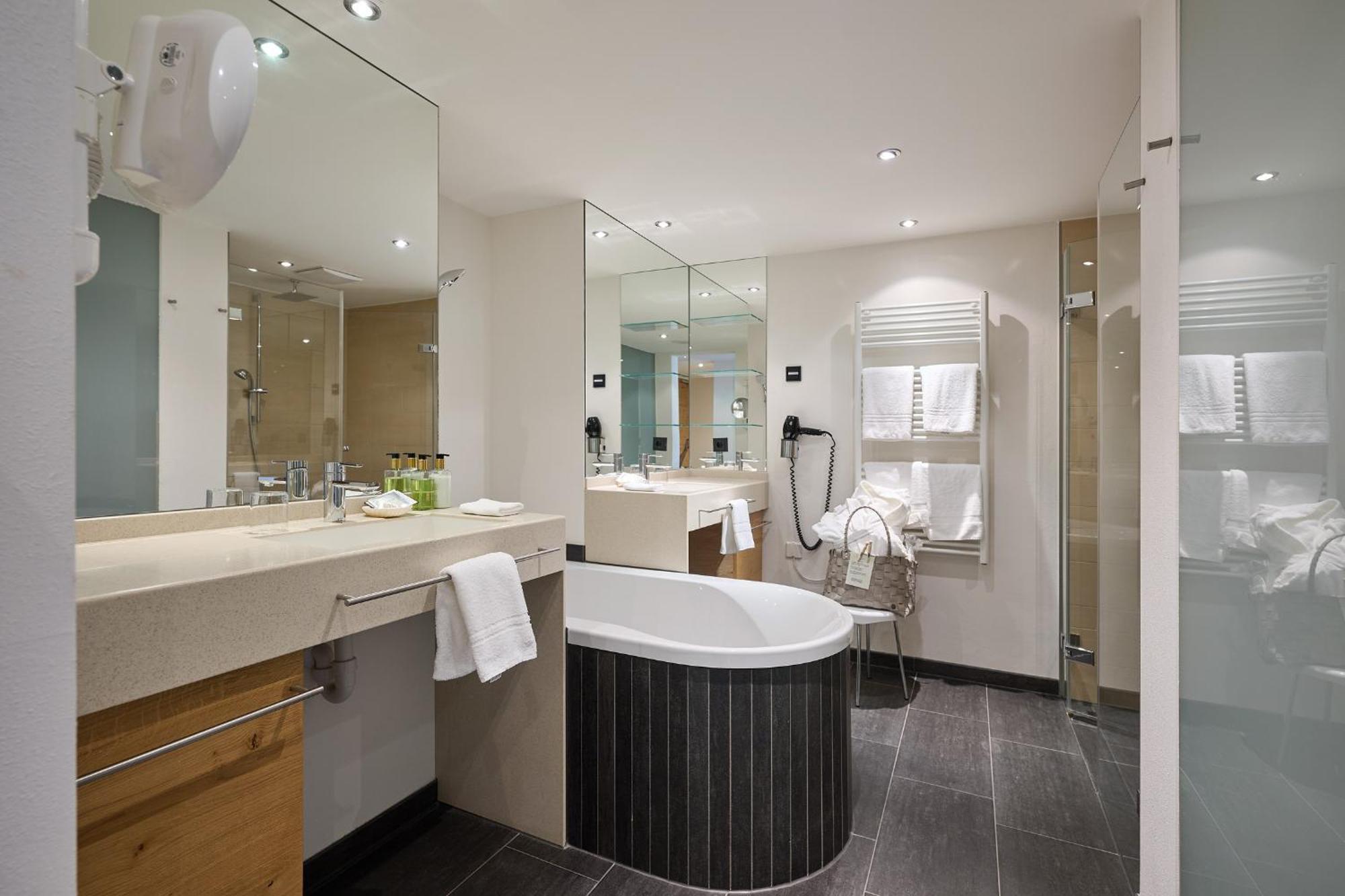 Schuele'S Wellnessresort & Spa Adults Only Oberstdorf Exteriör bild